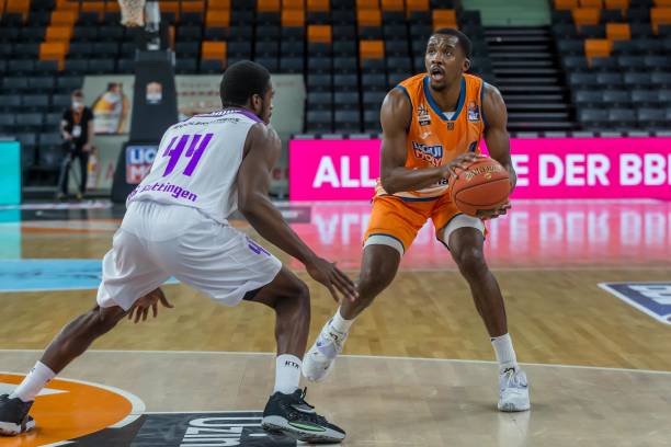 他在进攻端 他在进攻端