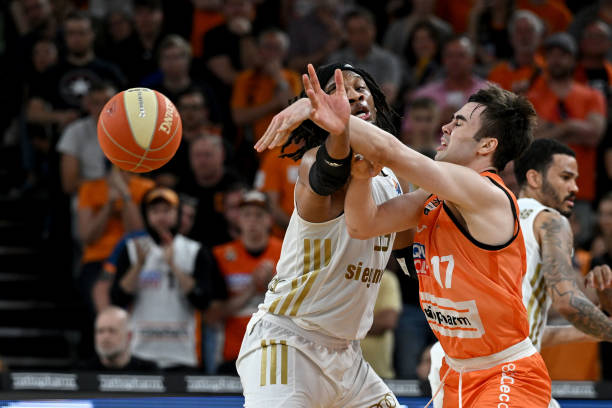 离不开教练 离不开教练