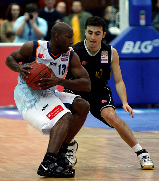 力时稍逊一 力时稍逊一